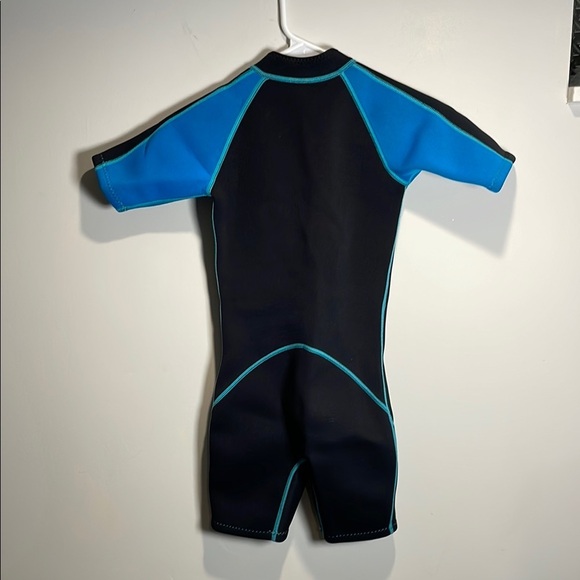 Seaskin Kids Shorty Wetsuit Size 6 Black Blue Swim Surf Dive Suit - Picture 6 of 10